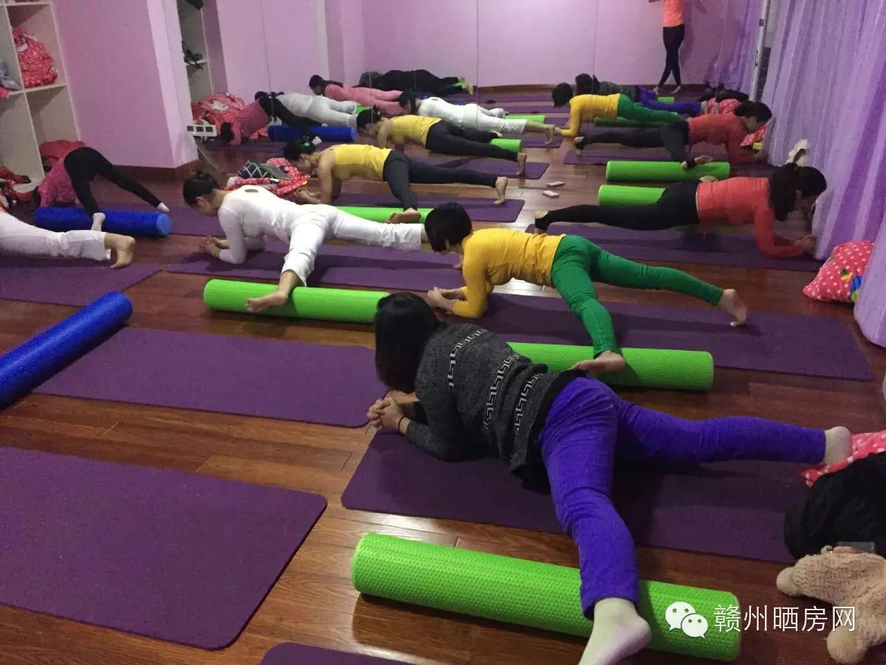 瑜伽健身卡通人物_瑜伽健身卡通图片_瑜伽健身卡