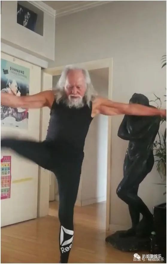 王德顺健身_王德顺练肌肉_85岁健美男神王德顺
